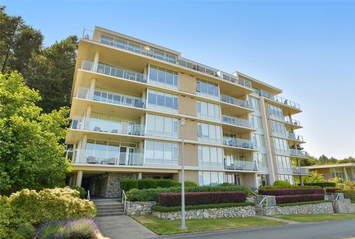 502-748 Sayward Hill Terr, Victoria, BC, V8Y3K1 | Card Image