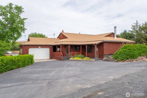 618 1st Ave Ne, Soap Lake, WA, 98851-4510 | Card Image