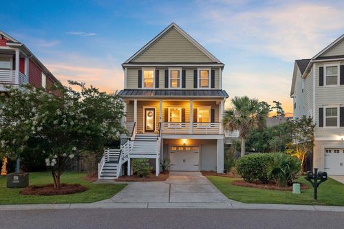 492 Sanders Farm Ln, Wando, SC, 29492-7710 | Card Image