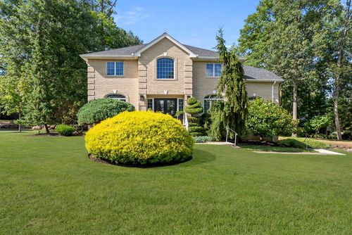 9 Woodland Ct, Wayne, NJ, 07470-3857 | Card Image