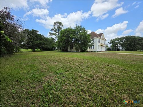 602 W Live Oak St, Edna, TX, 77957-3439 | Card Image