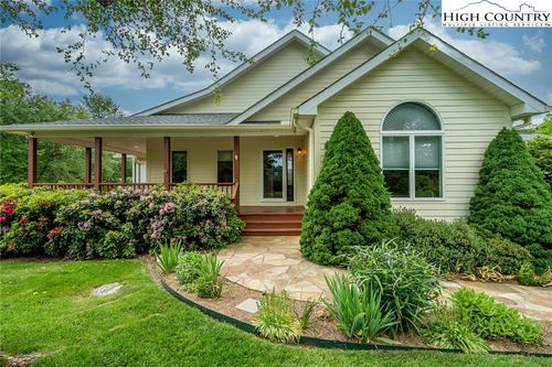 517 Willow Trl, Boone, NC, 28607-6455 | Card Image