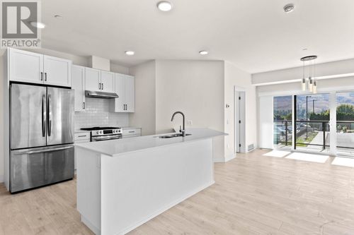 102-651 Dunes Dr, Kamloops, BC, V2B0K2 | Card Image