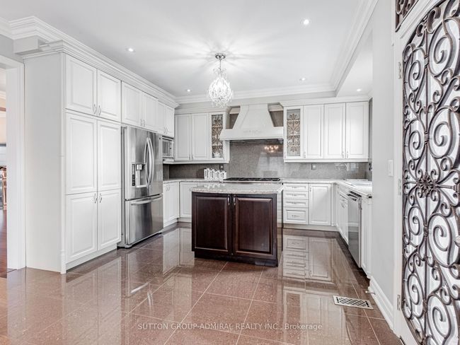 106 Disera Dr, Condo with 3 bedrooms, 3 bathrooms and 2 parking in Vaughan ON | Image 19