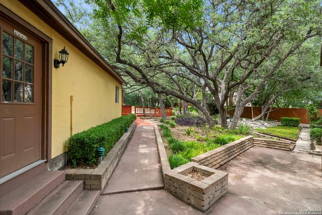 7835 Wild Eagle Rd, House other with 5 bedrooms, 3 bathrooms and null parking in San Antonio TX | Image 27