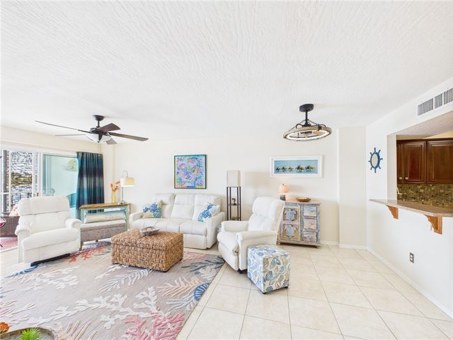 6039 - 6039 River Run Dr, House attached with 2 bedrooms, 2 bathrooms and null parking in Sebastian FL | Image 4