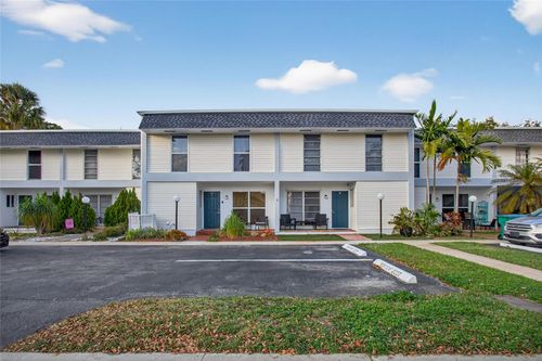 8d-3331 Farragut St, Hollywood, FL, 33021-3108 | Card Image