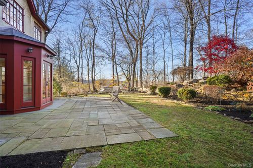 31 Laurel Dr, Mount Kisco, NY, 10549-3010 | Card Image