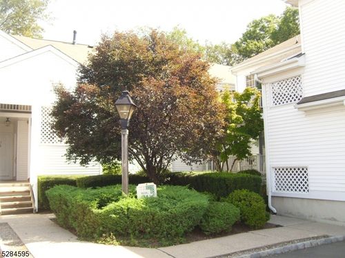 73 Smithfield Ct, Basking Ridge, NJ, 07920-2783 | Card Image
