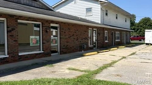 204 S Commercial St, Centralia, IL, 62801-2041 | Card Image