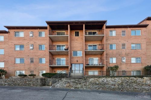 521 Martin Luther King Dr W, Cincinnati, OH, 45220 | Card Image