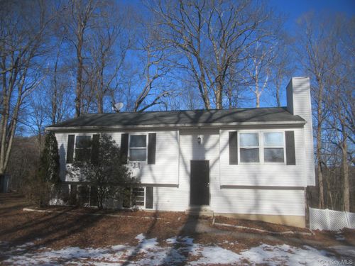 11 Park Ln, Holmes, NY, 12531-5304 | Card Image