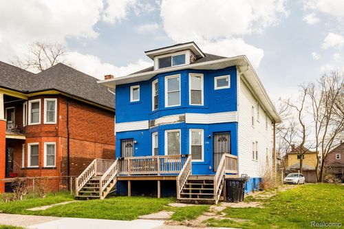 197 W Buena Vista St, Highland Park, MI, 48203-3237 | Card Image