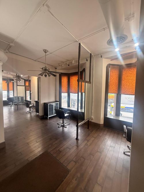 614 W Lake St, Minneapolis, MN, 55408-2957 | Card Image