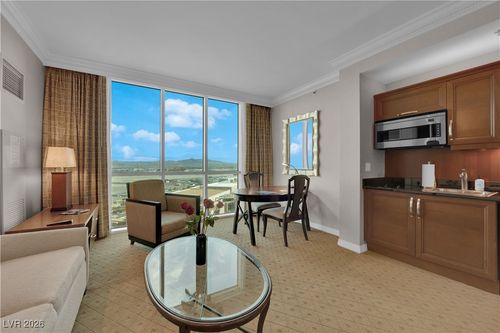 2116-135 E Harmon Ave, Las Vegas, NV, 89109-4503 | Card Image