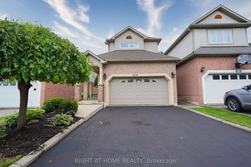 2914 Picton Pl, Mississauga, ON, L5M5S9 | Card Image