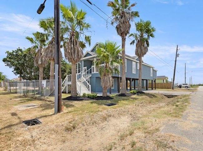 909 18th Street, House other with 4 bedrooms, 2 bathrooms and null parking in San Leon TX | Image 13