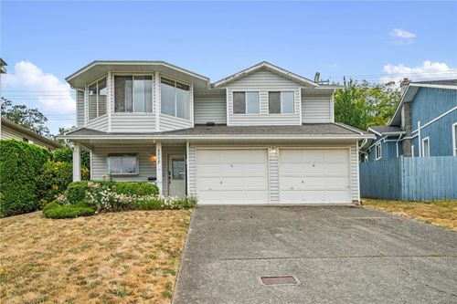 4216 Ponderosa Cres, Saanich, BC, V8Z7G2 | Card Image