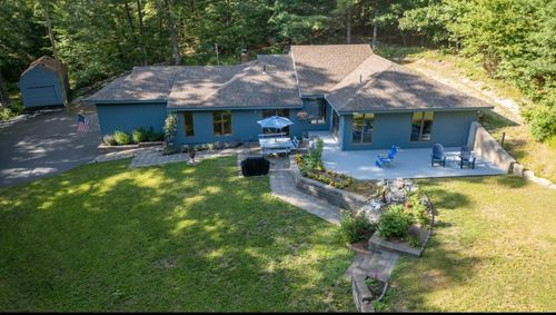 140 Burlingame Rd, Smithfield, RI, 02917-1421 | Card Image