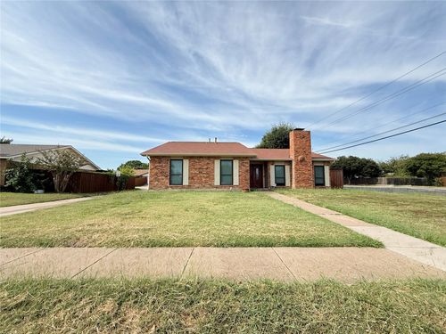 936 Stone Trail Dr, Plano, TX, 75023-7131 | Card Image