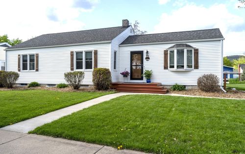 524 S 2nd St, La Crescent, MN, 55947-1228 | Card Image