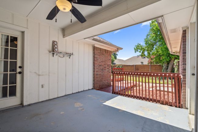 710 Cimarron Trl, House other with 3 bedrooms, 2 bathrooms and null parking in Irving TX | Image 23