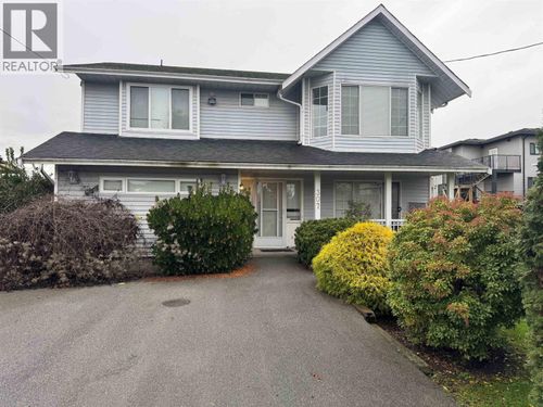 307 Boyne Street, New Westminster, BC, V3M5J9 | Card Image