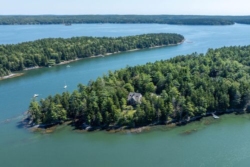 93 Governors Point Road, Harpswell, ME, 04079 | Card Image