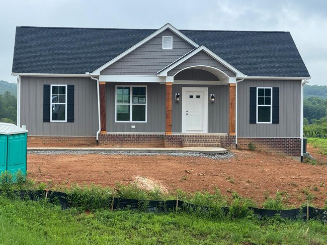 8666 Hat Creek Rd, House other with 3 bedrooms, 2 bathrooms and null parking in Brookneal VA | Image 29