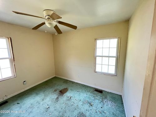 121 Forest Pl, Aberdeen, NC, 28315-4459 | Card Image