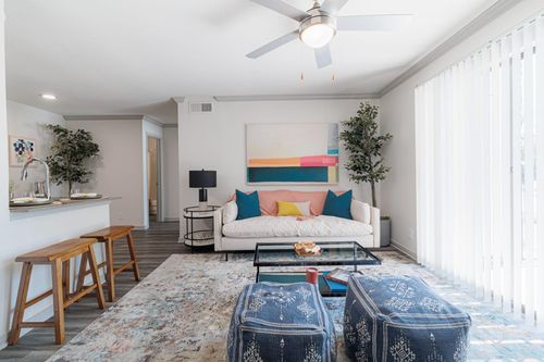 1-200 Hollow Tree Ln, Houston, TX, 77090-2819 | Card Image