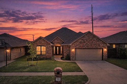 9300 Arman Drive, Yukon, OK, 73099 | Card Image