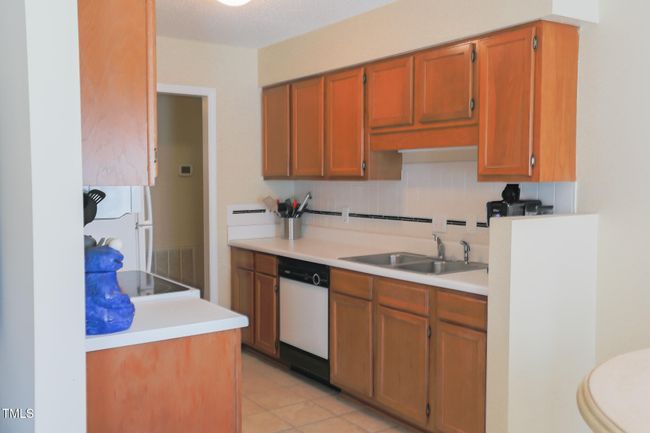 Kitchen | Image 10