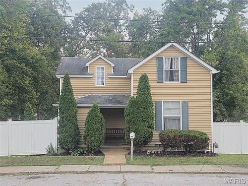 230 Roberts St, Ste Genevieve, MO, 63670-1041 | Card Image