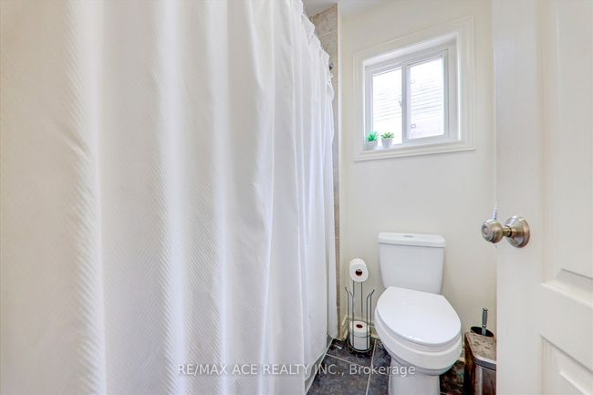 82 Warnford Cir, House other with 7 bedrooms, 5 bathrooms and 4 parking in Ajax ON | Image 31