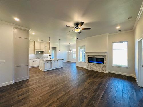 2901 Summit Hollow Cir, Norman, OK, 73071-4019 | Card Image