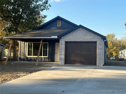 111 E Jackson Avenue, Sapulpa, OK, 74066 | Card Image