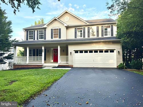 830 Sawgrass Dr, CHARLES TOWN, WV, 25414-5924 | Card Image