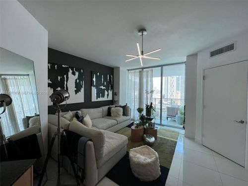 1809-350 S Miami Ave, Miami, FL, 33130 | Card Image