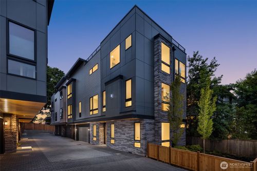 13318 132nd Ave Ne, Kirkland, WA, 98034-2373 | Card Image