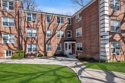 apt-3a-17 Edwards St, Roslyn Heights, NY, 11577-1117 | Card Image