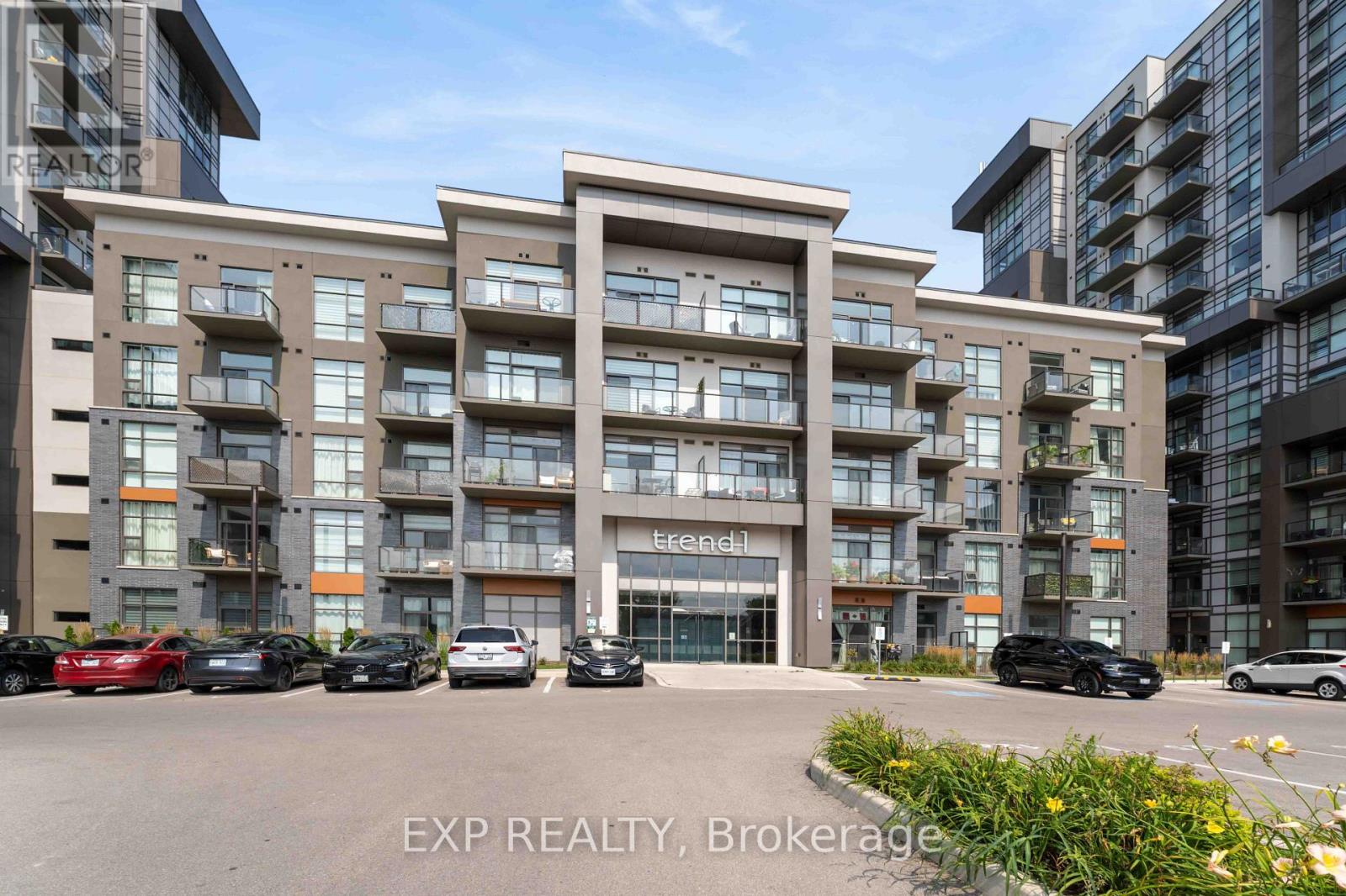 Residential in Hamilton (Waterdown) 3