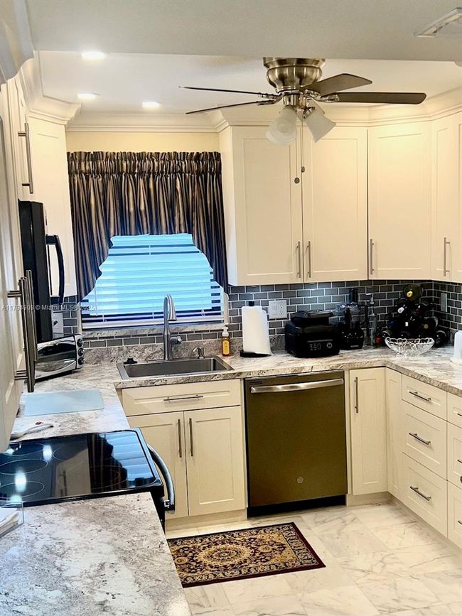 APT-12K - 1500 S Ocean Dr, Condo with 2 bedrooms, 2 bathrooms and null parking in Hollywood FL | Image 4