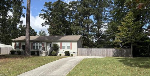 4 Prince George Ln, Newport News, VA, 23608-1416 | Card Image