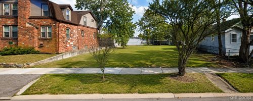 1589 Channing St, Ferndale, MI, 48220-2607 | Card Image