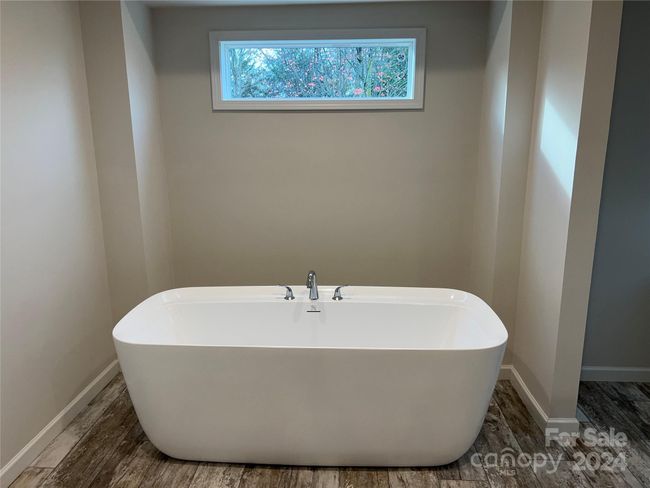 Primary bath | Image 7