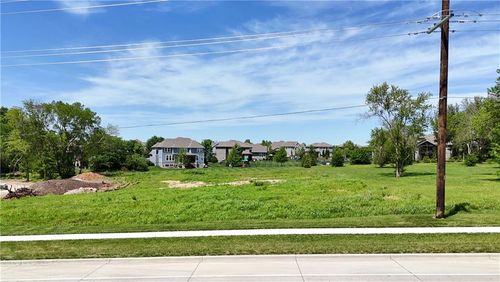 8944 167th St, Overland Park, KS, 66085 | Card Image