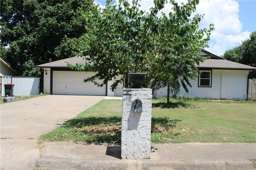 5475 Walden St, Lowell, AR, 72745-9085 | Card Image