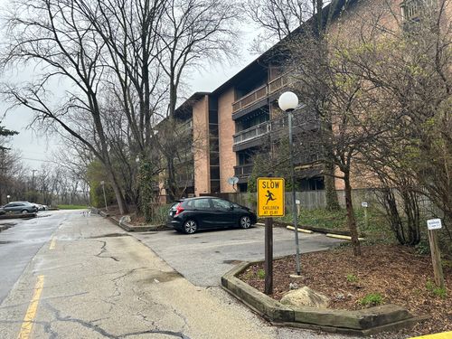 129-1l-5500 Hillcrest Ln, Lisle, IL, 60532-2584 | Card Image