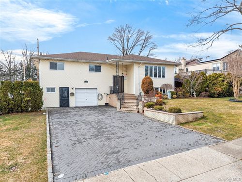 55 Executive Dr, Manhasset Hills, NY, 11040-1013 | Card Image